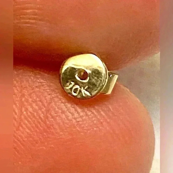 🏵️10  K Yellow and White Gold stud earrings with Moissanites stones 🏵️ - Picture 6 of 9